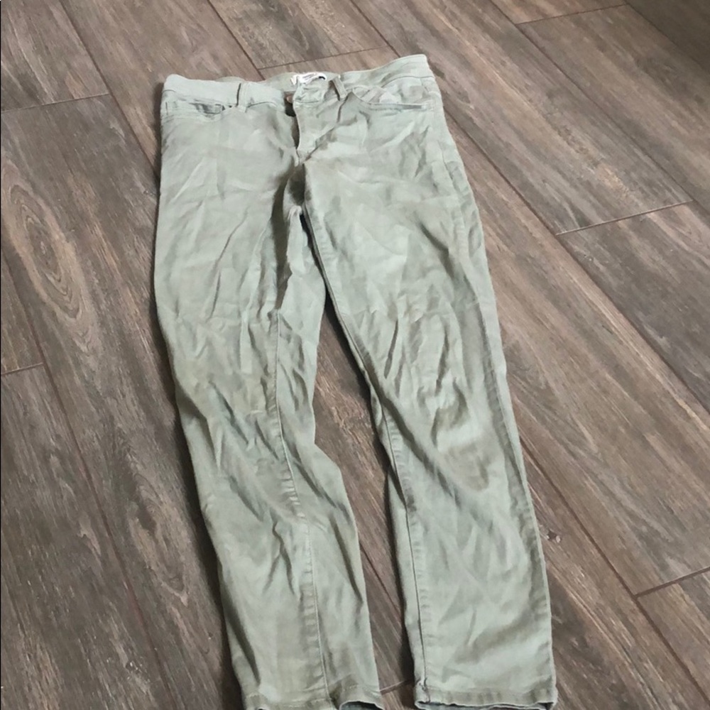Green jeggings